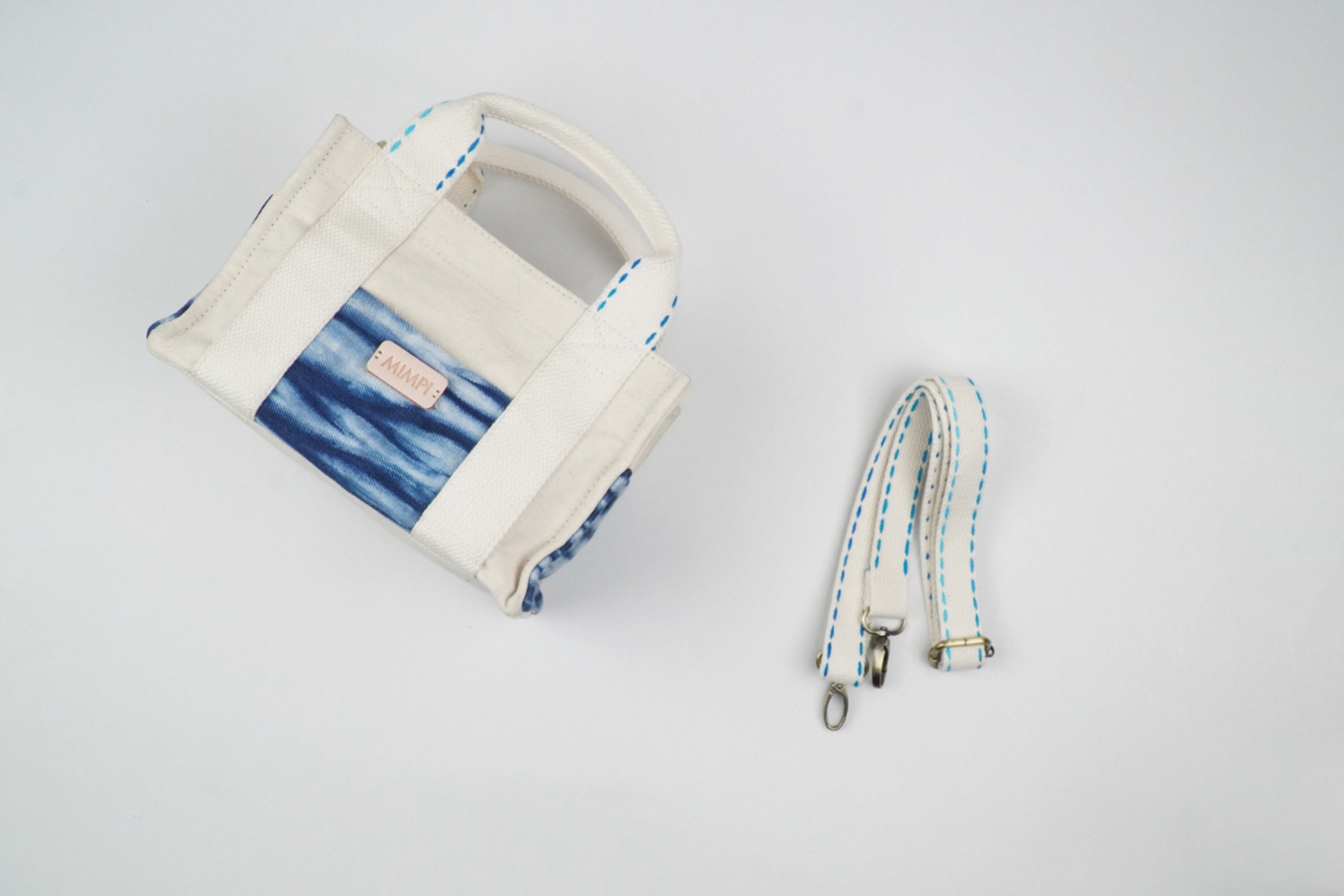 BOOLAO MIMPI Handbag