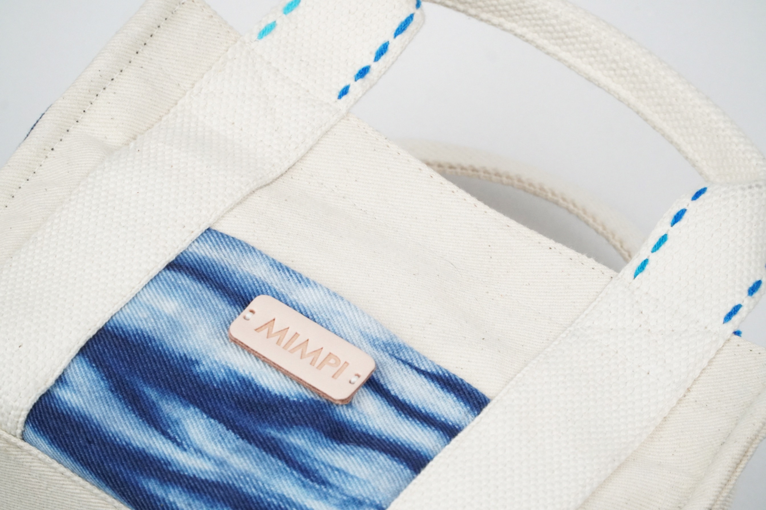 BOOLAO MIMPI Handbag