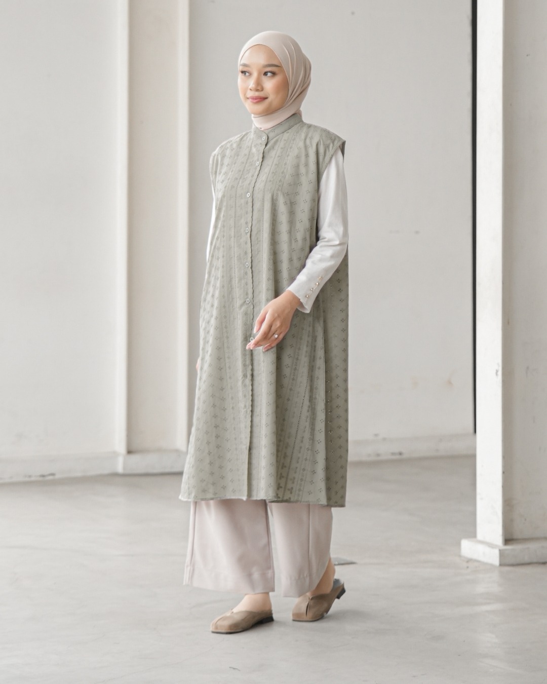 Aziza Vest
