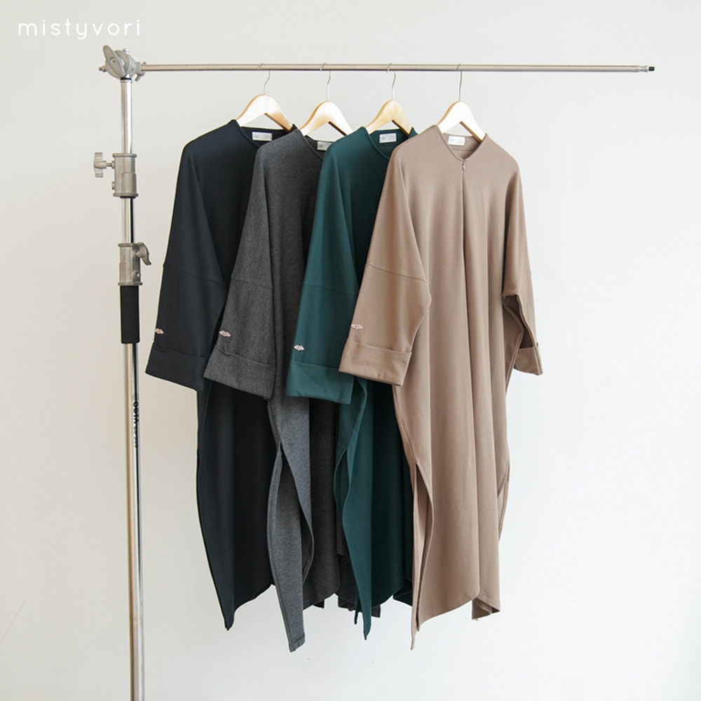 Yumna Abaya