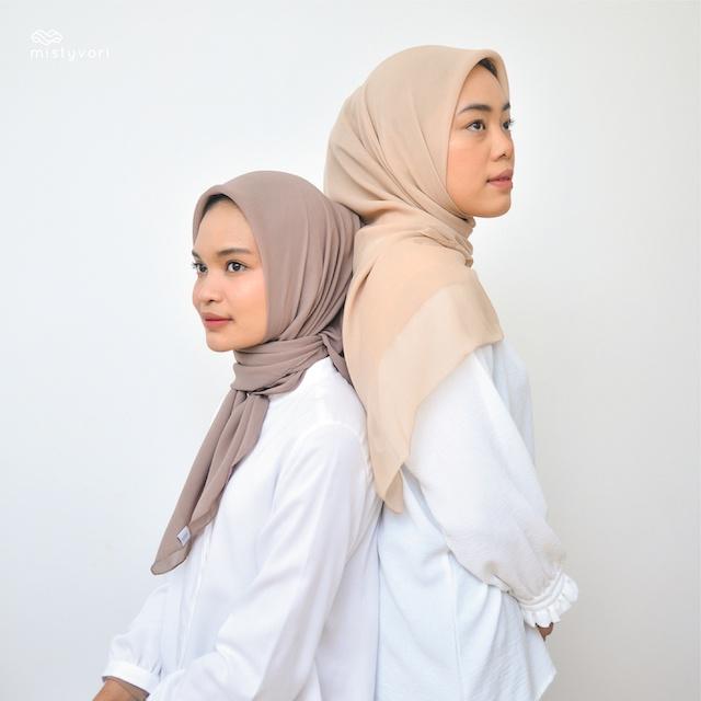 Elle Scarf