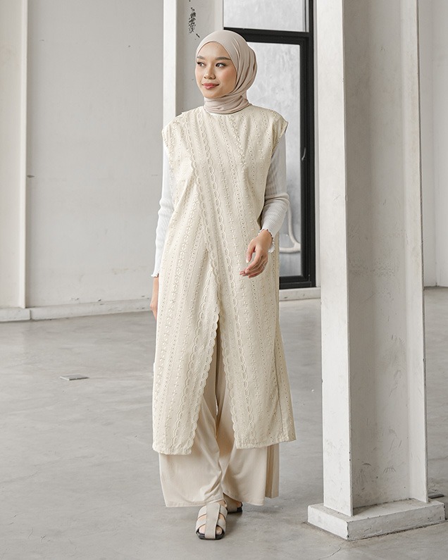 Nirmala Vest