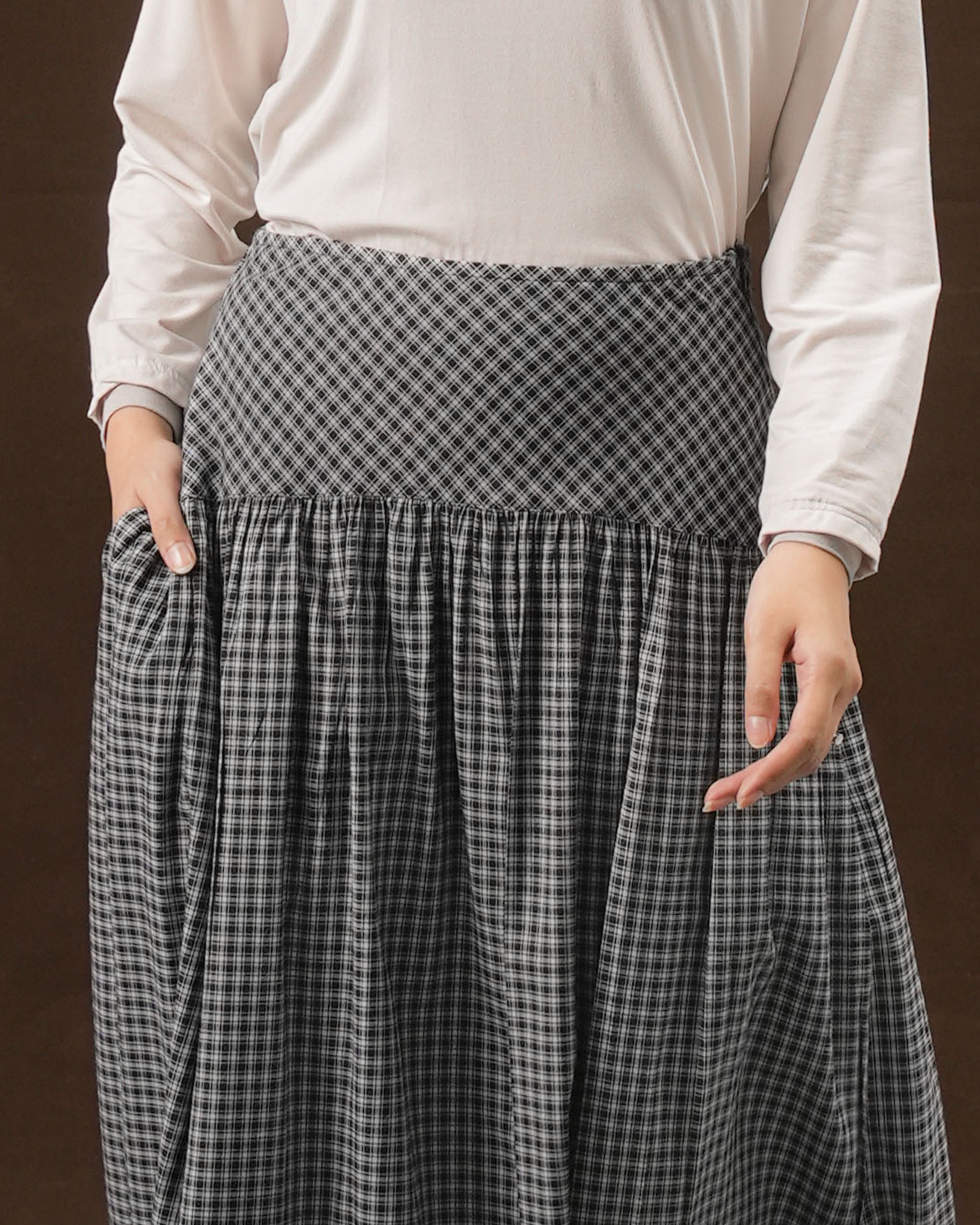 Jia Skirt - SOMEWHERE Collections