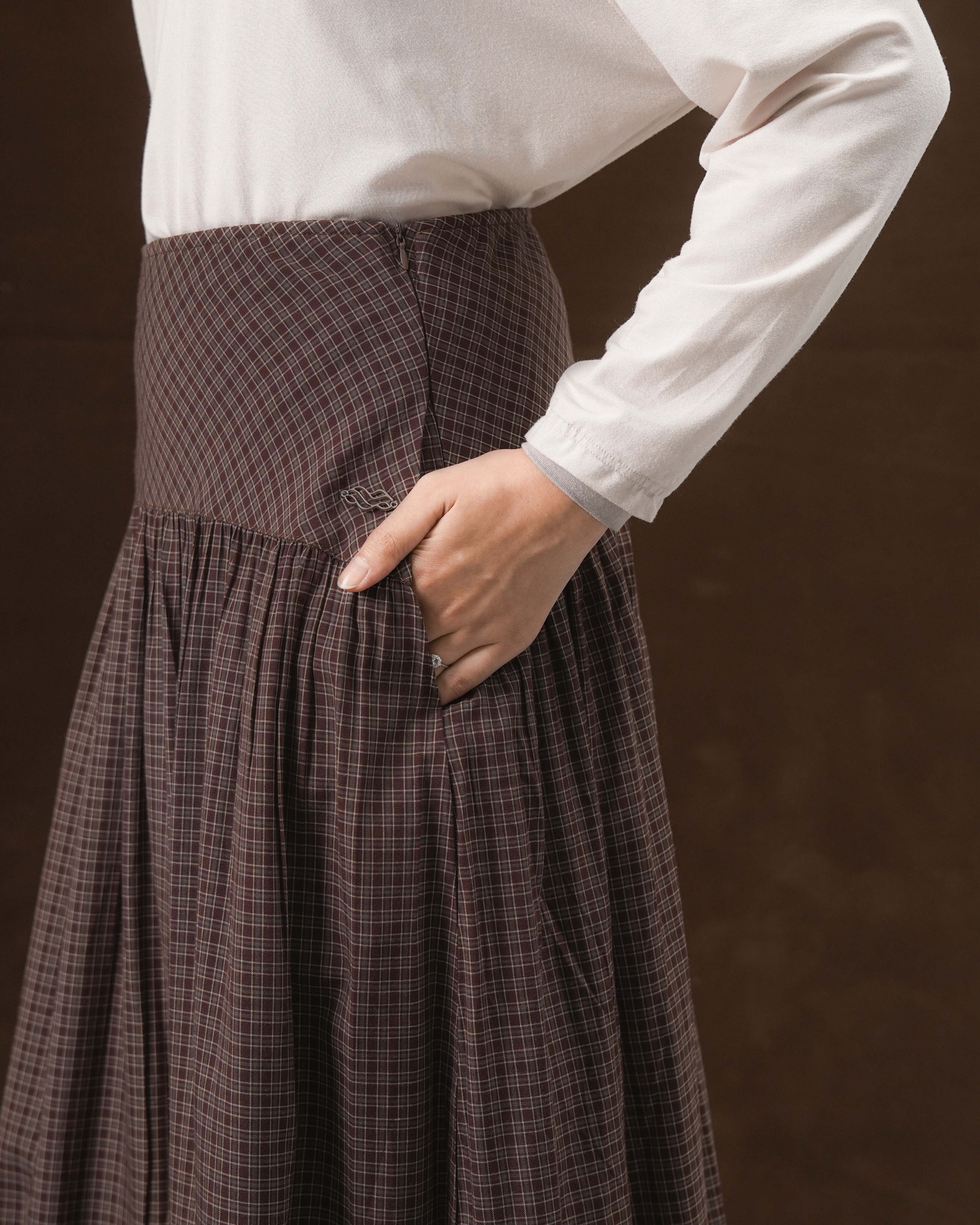Jia Skirt - SOMEWHERE Collections
