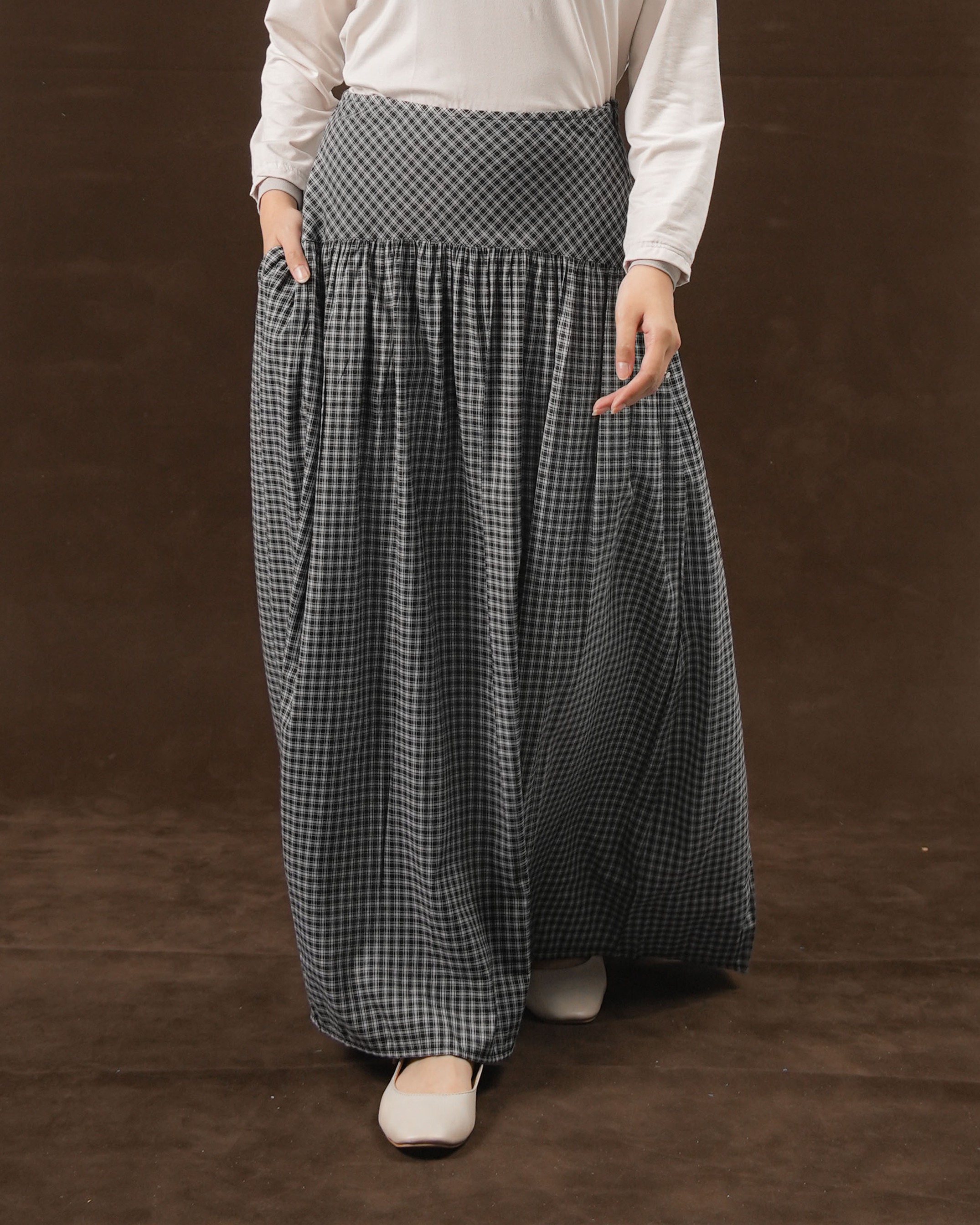 Jia Skirt - SOMEWHERE Collections