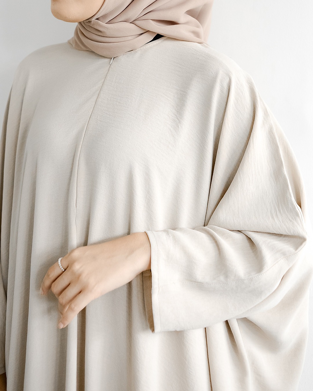 Halsha Abaya