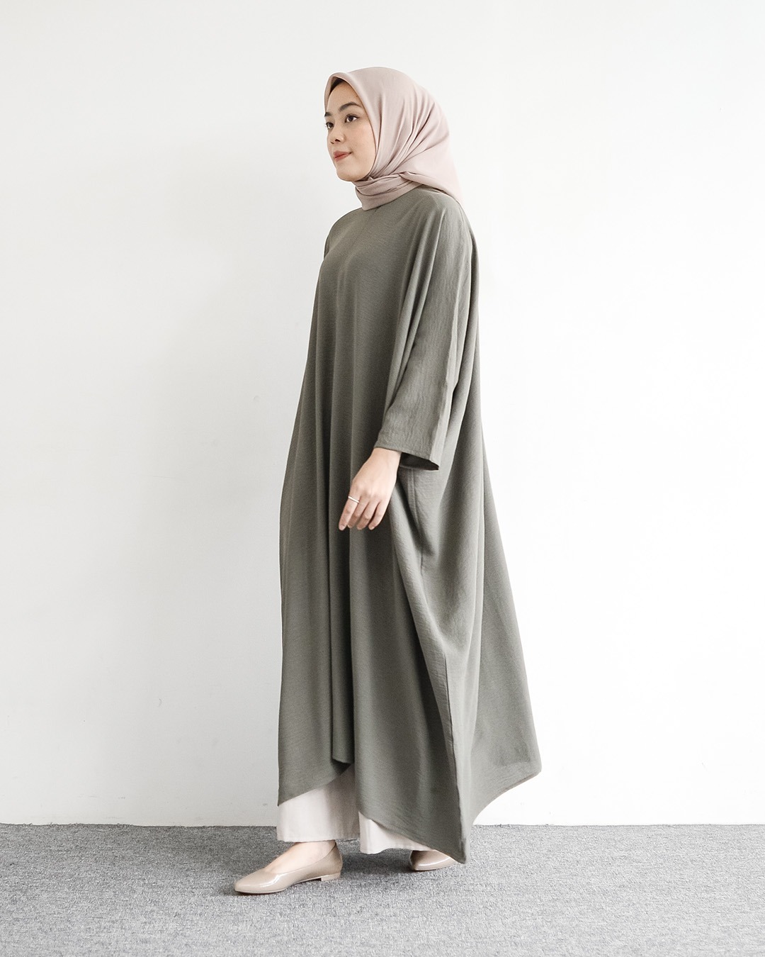 Halsha Abaya