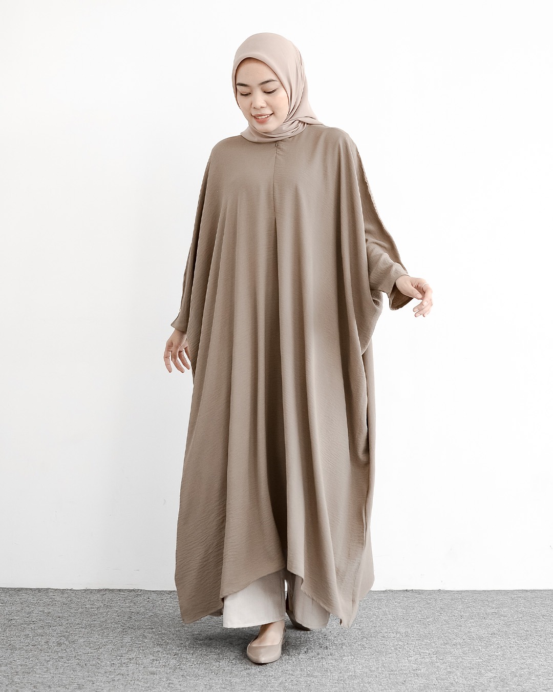 Halsha Abaya