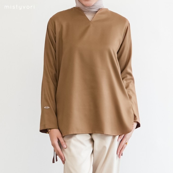 Mistyvori Yuki Blouse Nyaman Panjang Simple Atasan Wanita Kerah Basic Wanita Dewasa