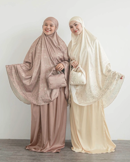 Image of Serene Praying Set