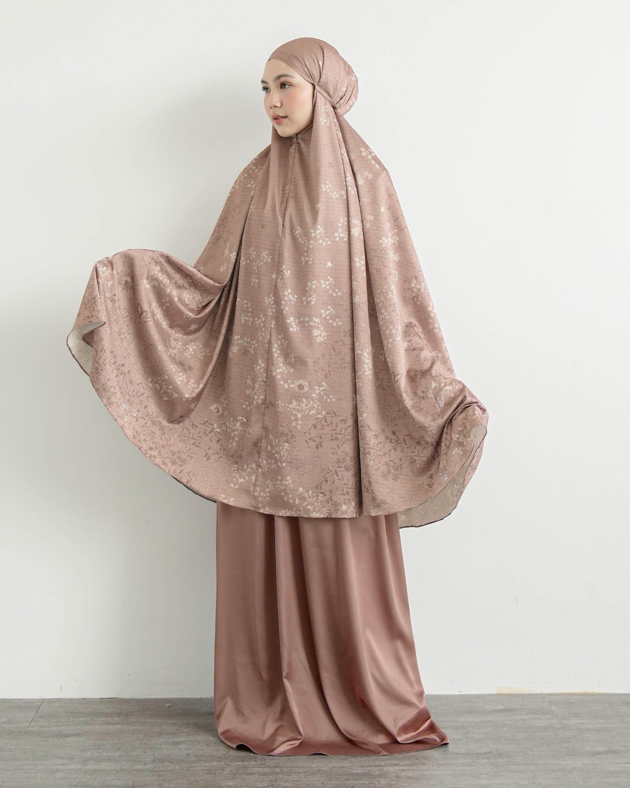 Serene Praying Set