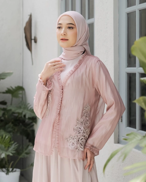 Image of Khalisah Top - Rose Gold