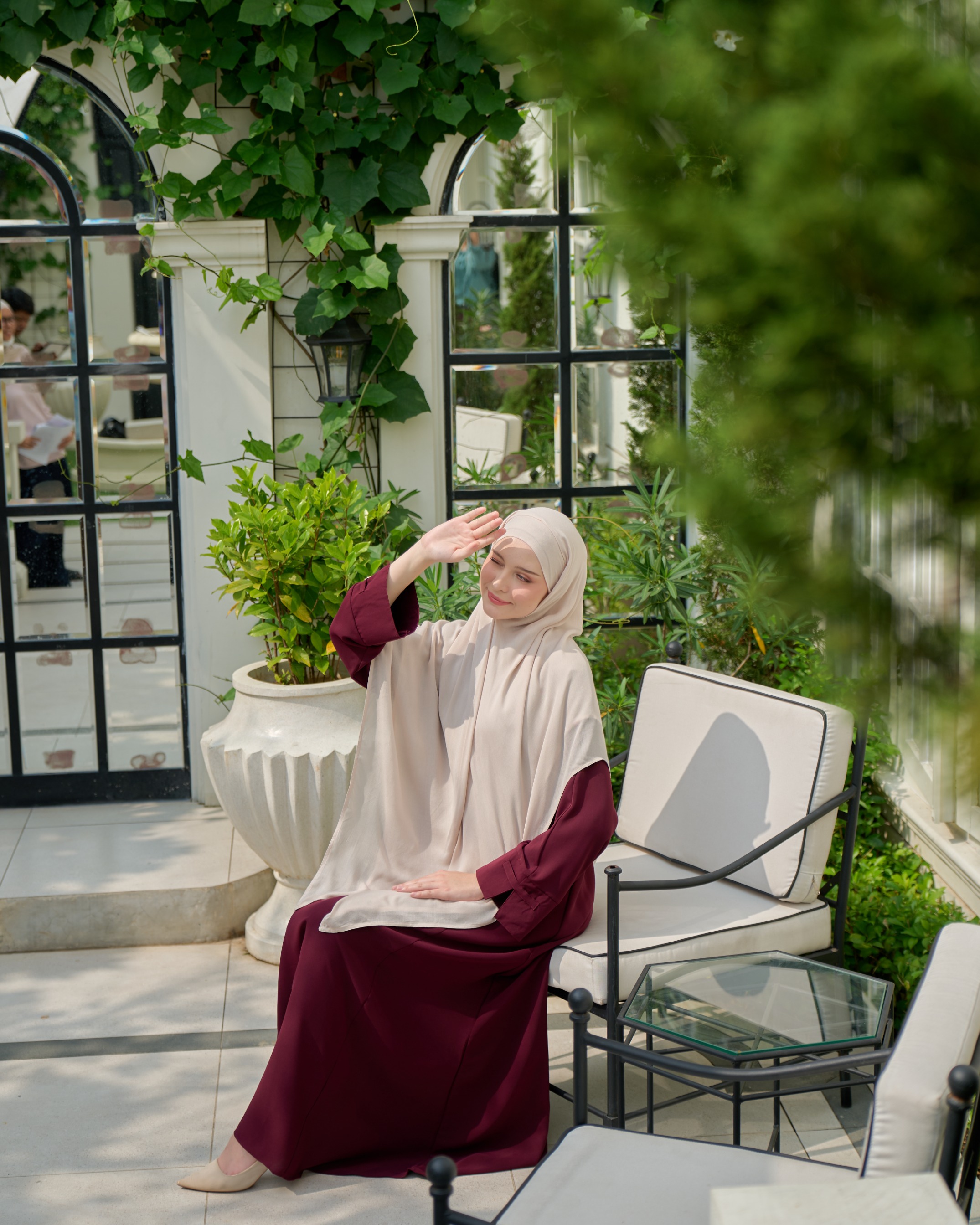 Zareen Abaya New