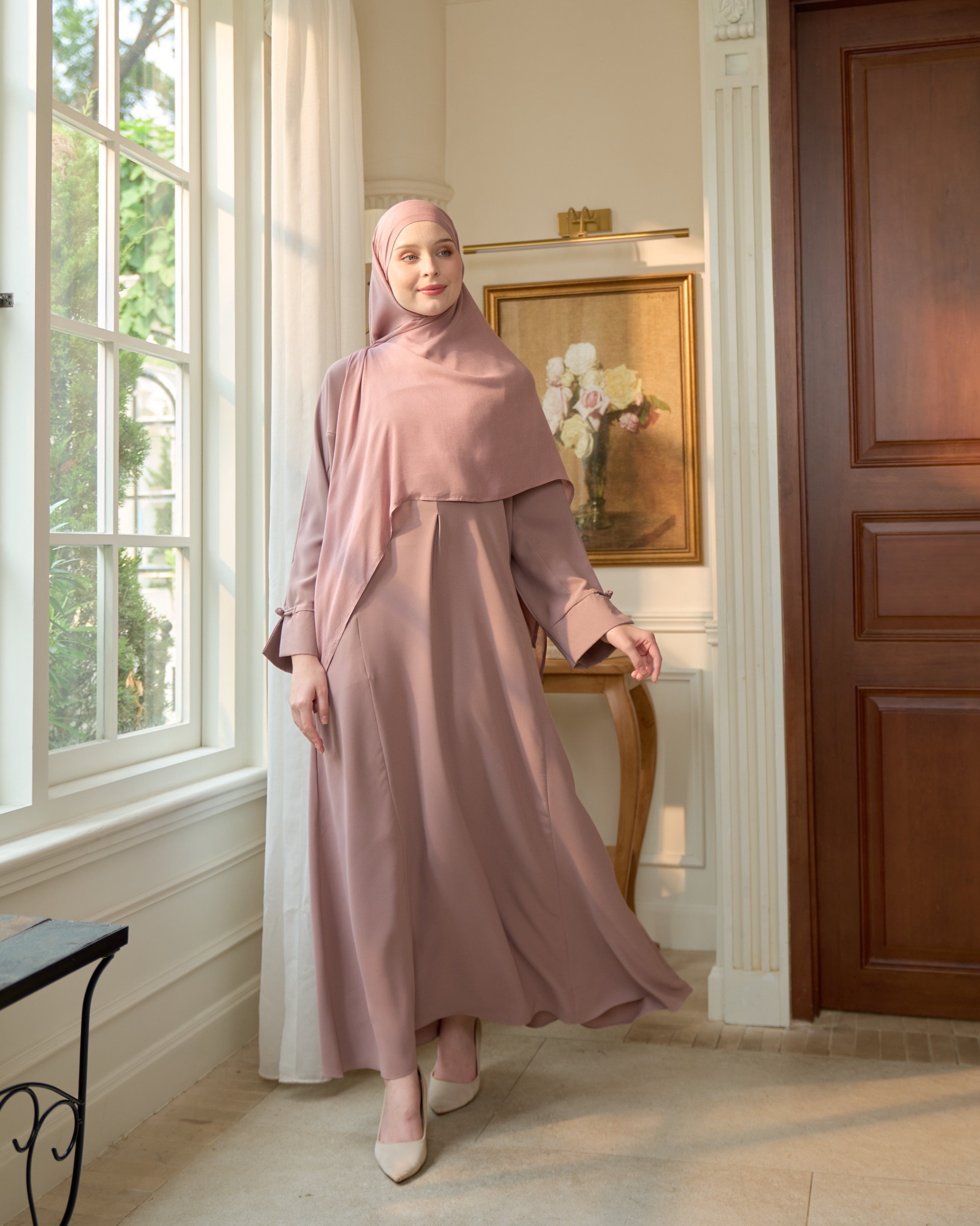 Zareen Abaya New