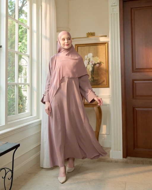 Zareen Abaya New