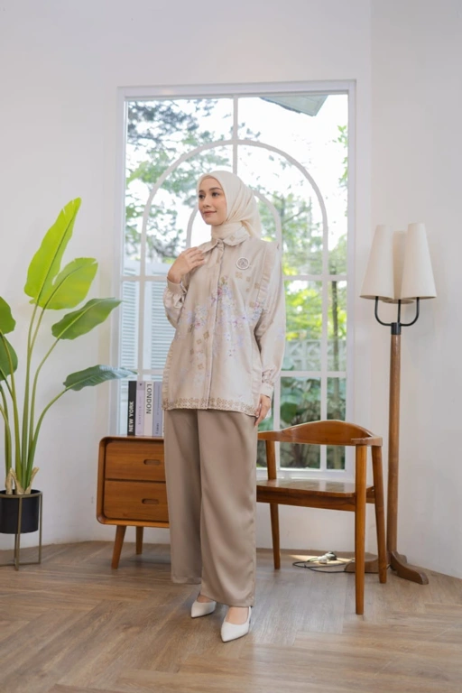 Image of Senara Blouse Soft Petal