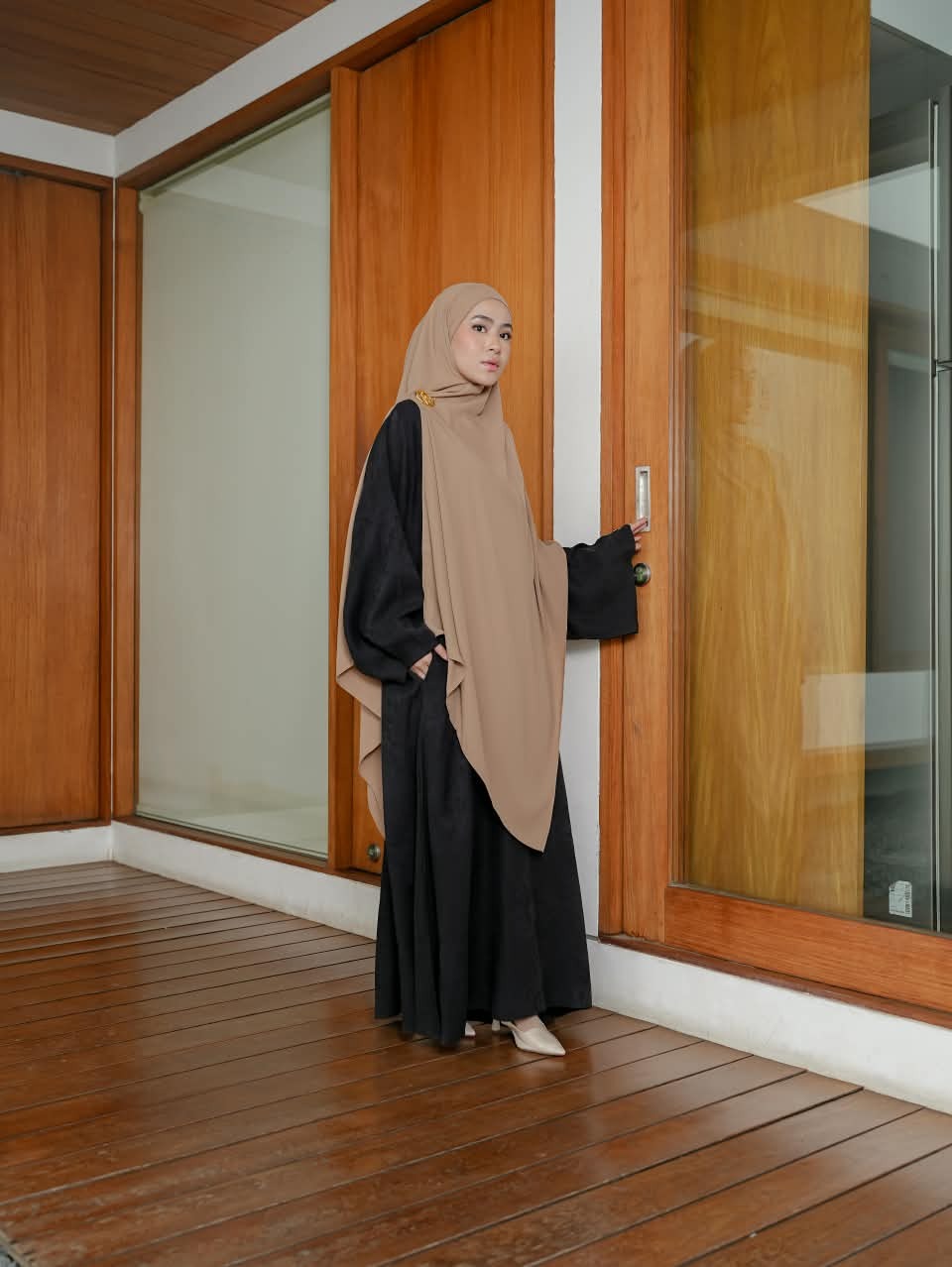 Ruqqaya Abaya