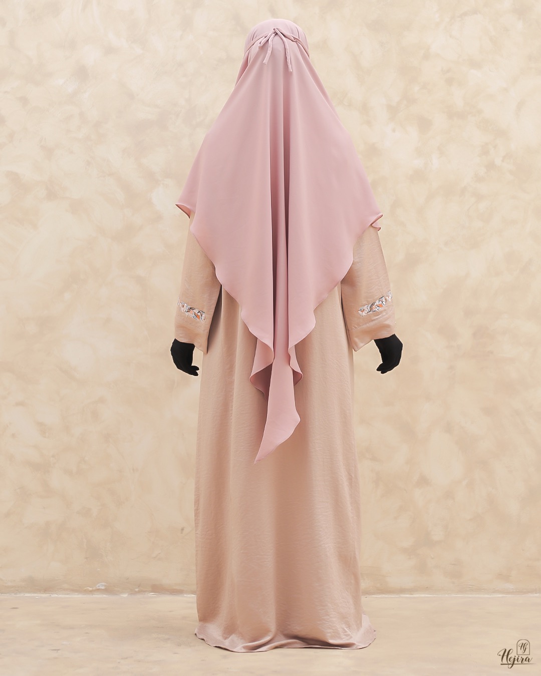 Hejira The Signature Embroidery EVARA Abaya Cupro Look
