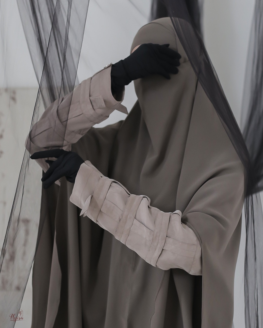 Hejira Nubuck Abaya