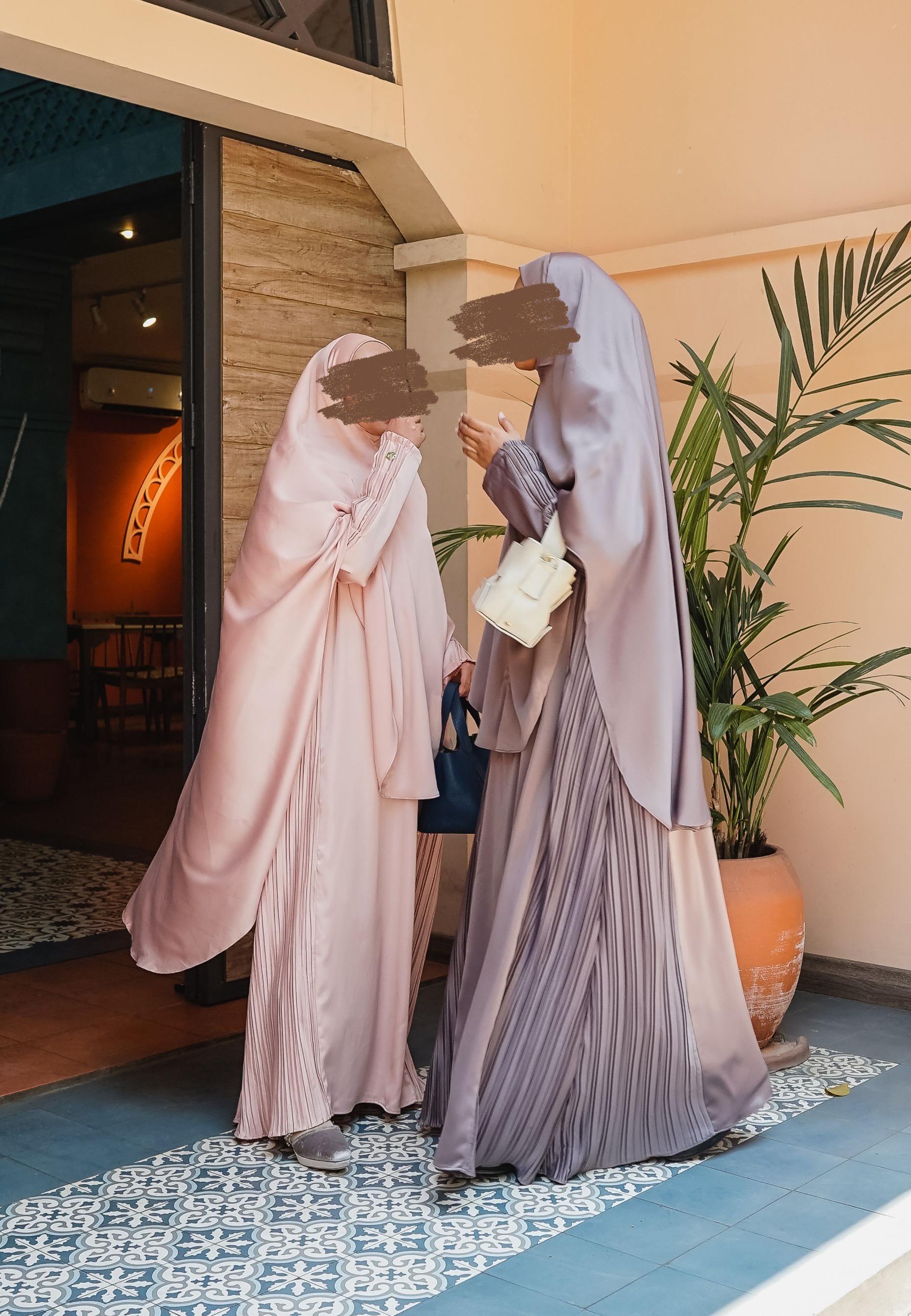 Rawdhah Abaya