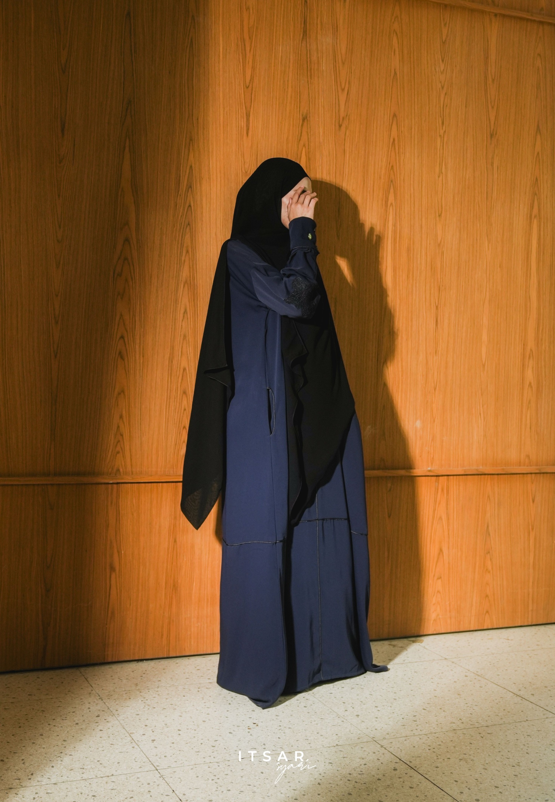 Najran Piping Lace Abaya