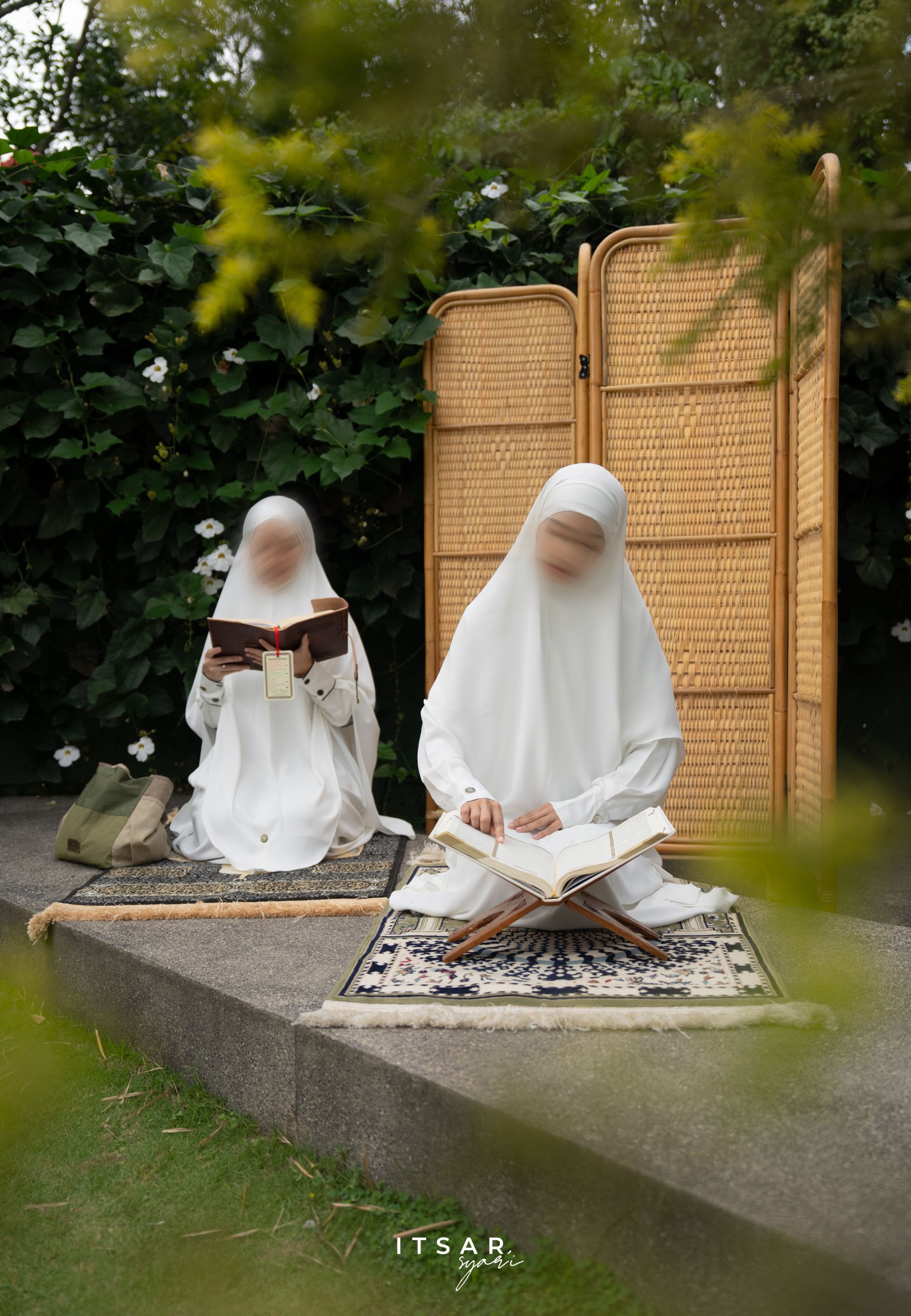 Najran Piping Lace Abaya
