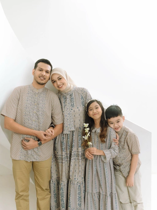 Image of ISKANTI NURANI DUSKY SAND