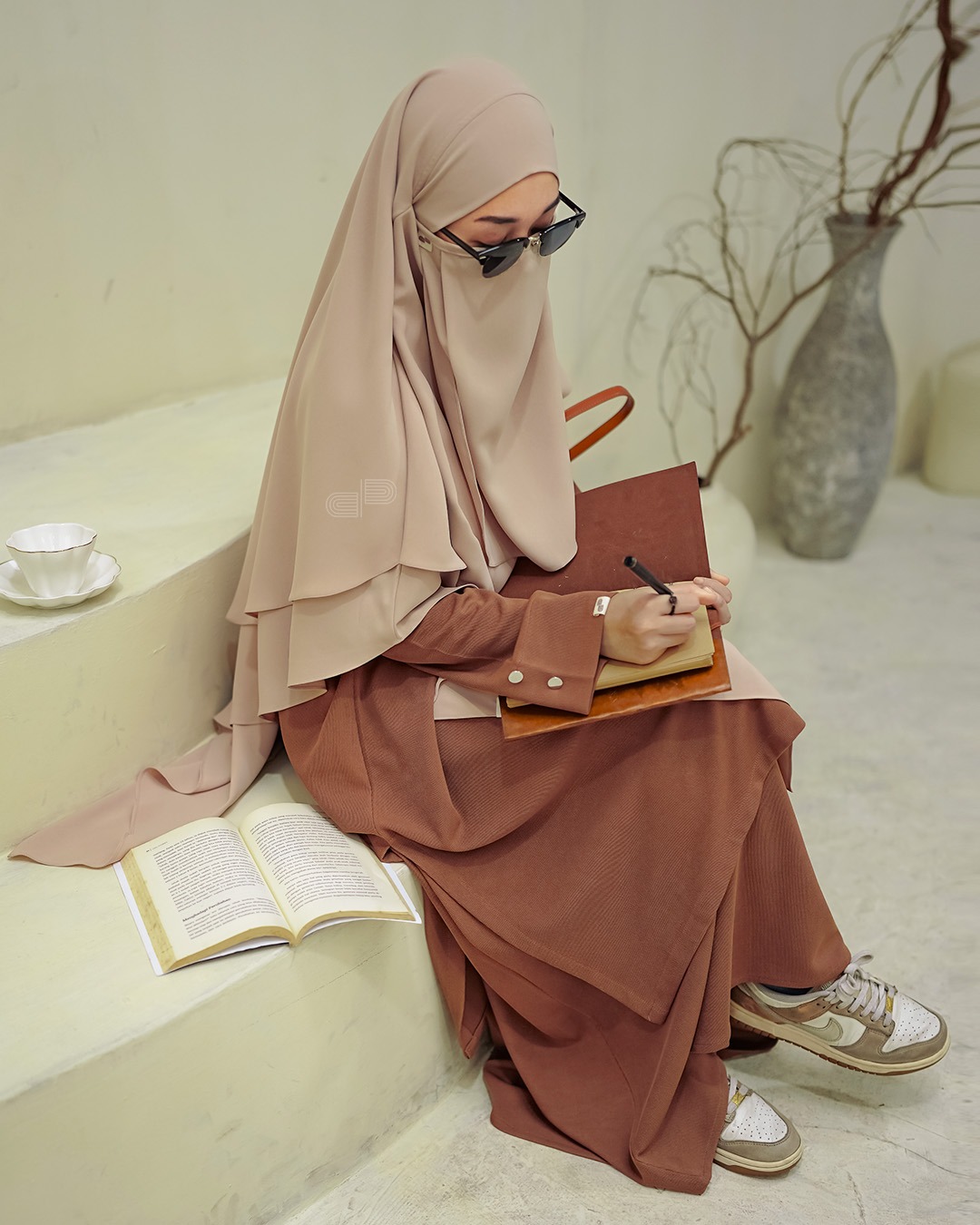 Kyna French Khimar