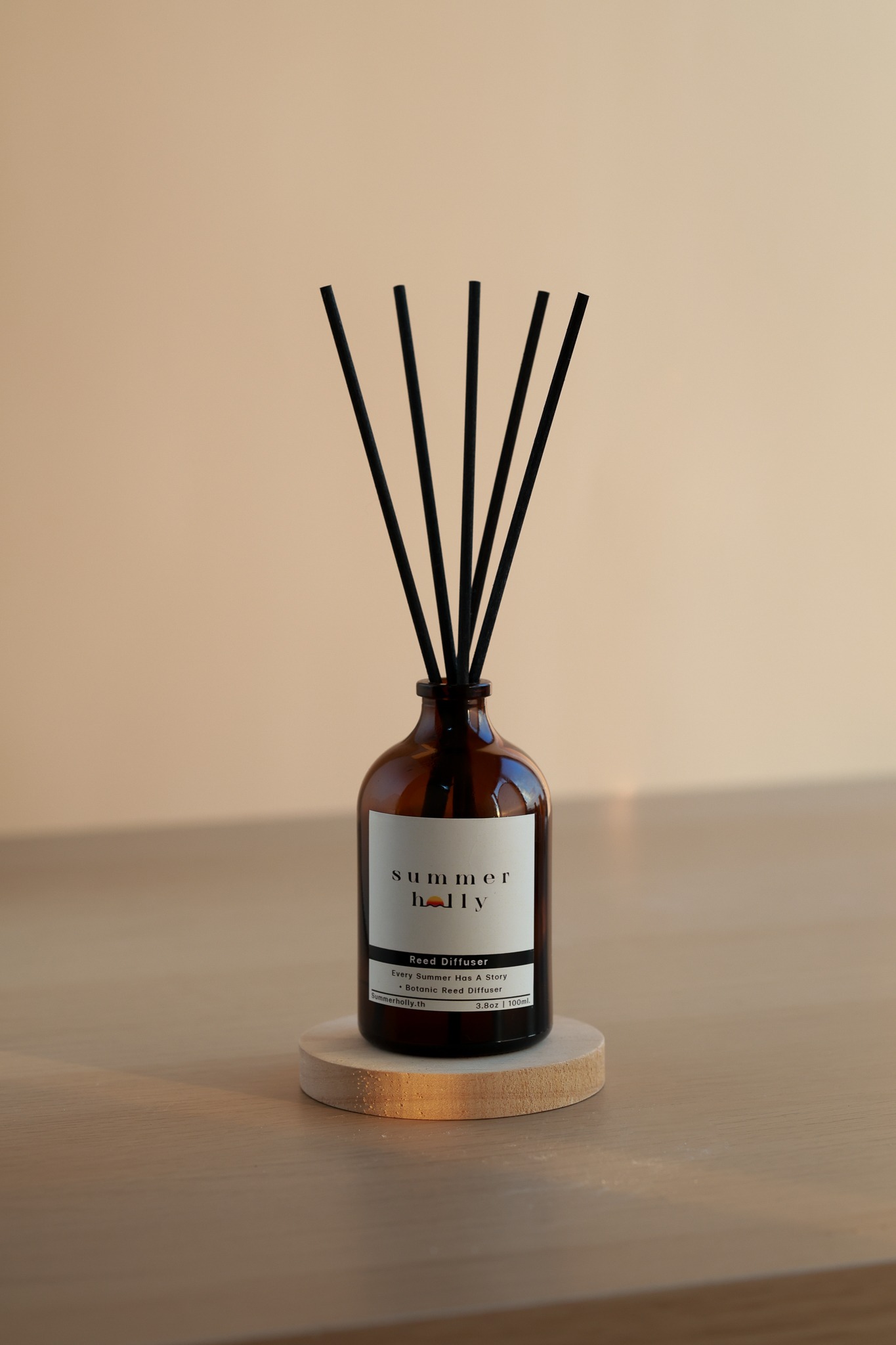 Reed diffuser ก้านไม้หอมกระจายกลิ่น 100ml สร้างบรรยากาศให้พื้นที่ของคุณ | Summer holly