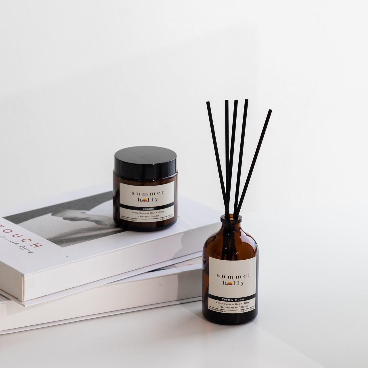 Reed diffuser ก้านไม้หอมกระจายกลิ่น 100ml สร้างบรรยากาศให้พื้นที่ของคุณ | Summer holly