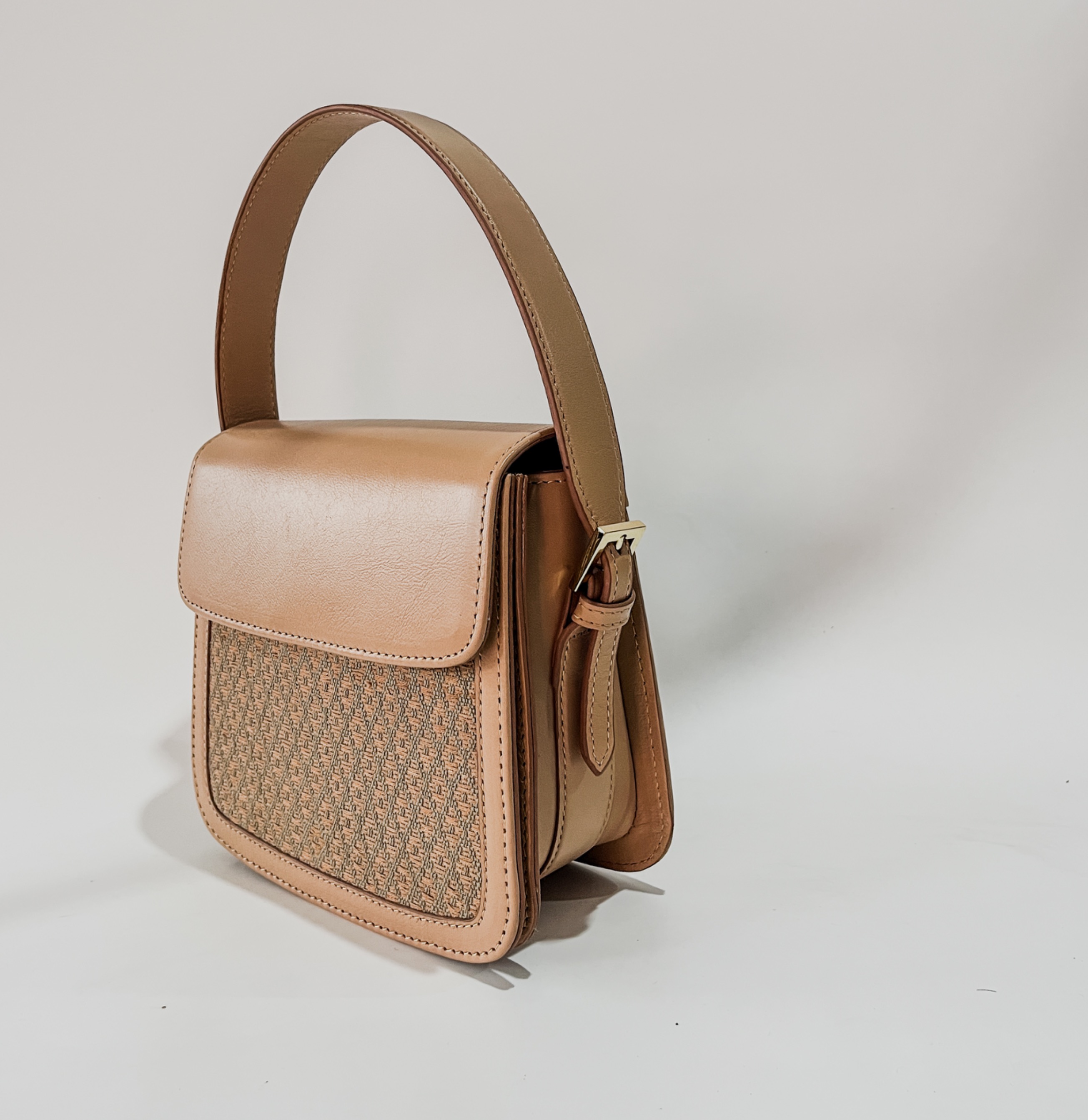 Salya top handle bag beige