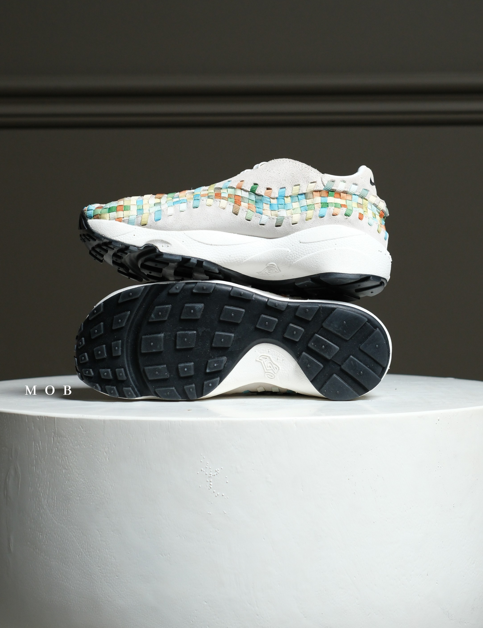 NKSSH03002C Air Footscape Woven Premium Shoes Summit White