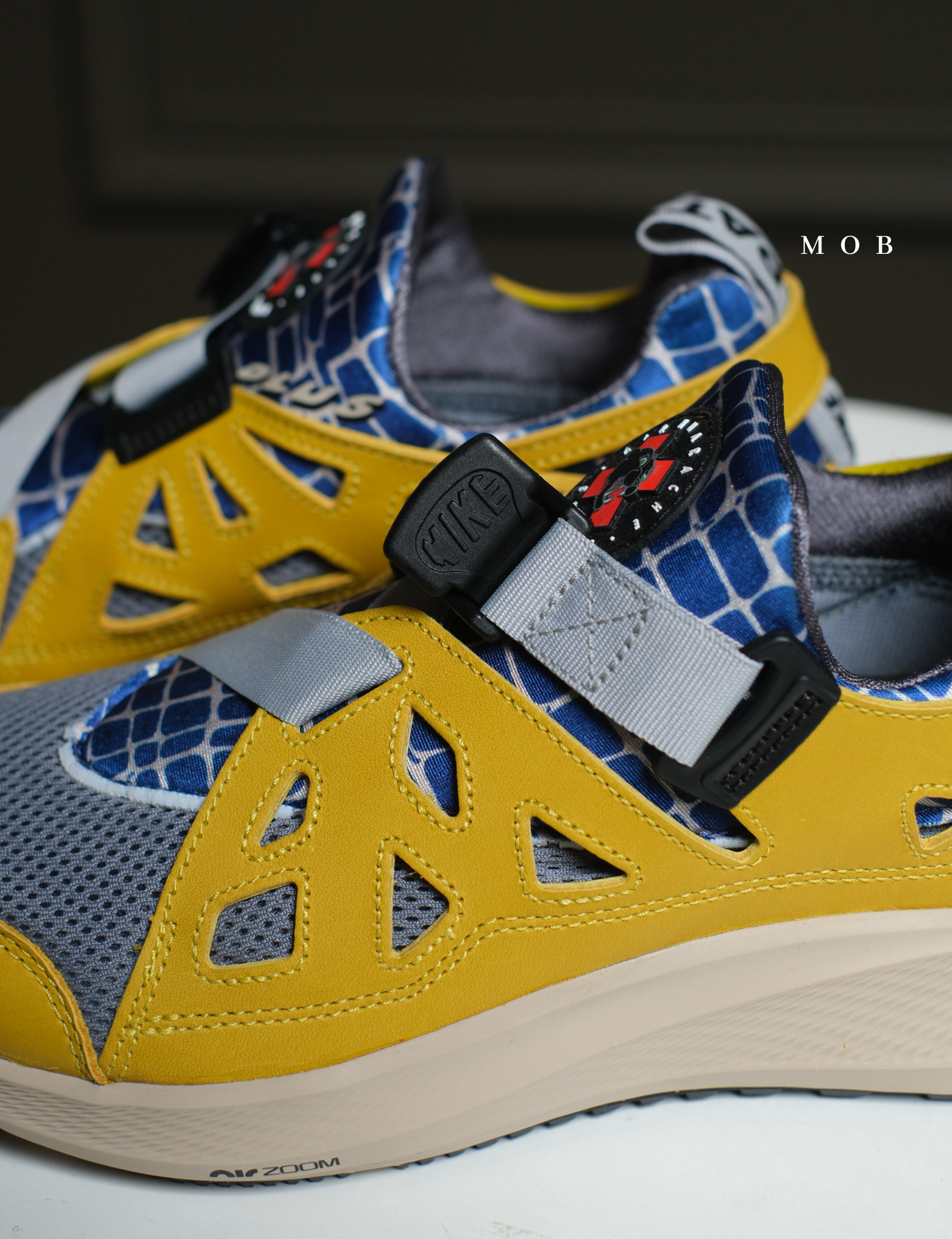 NKSSH03025A Patta x Air Huarache 20Y24 Shoes Saffron Quartz