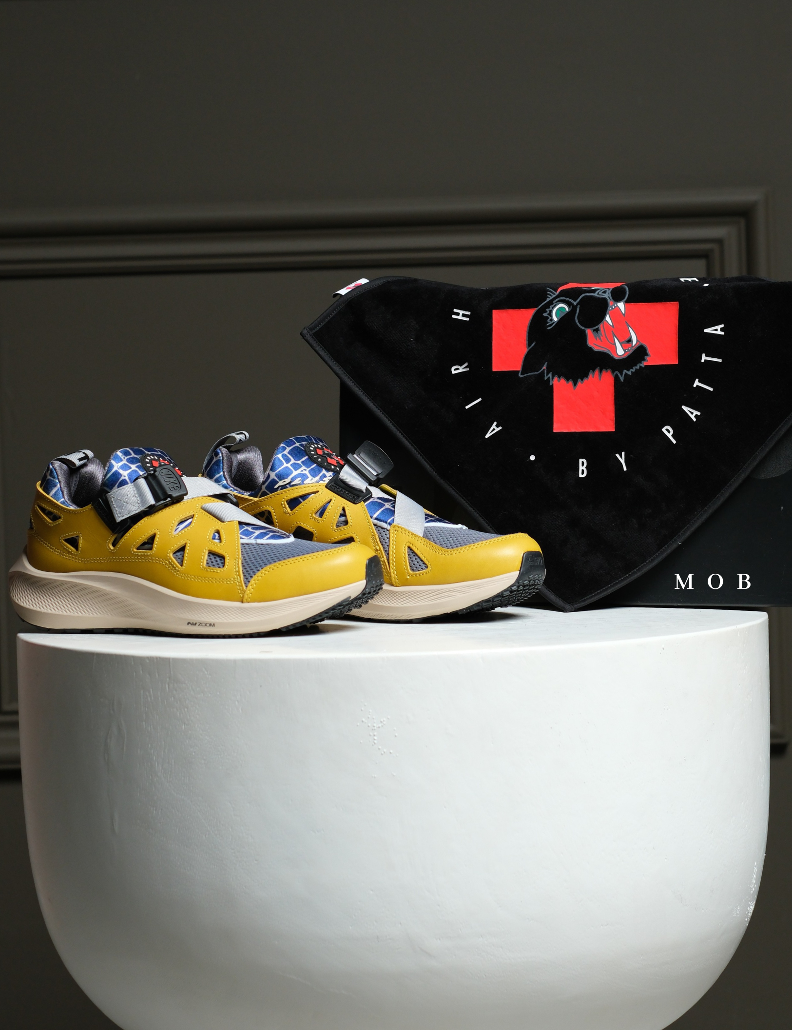 NKSSH03025A Patta x Air Huarache 20Y24 Shoes Saffron Quartz