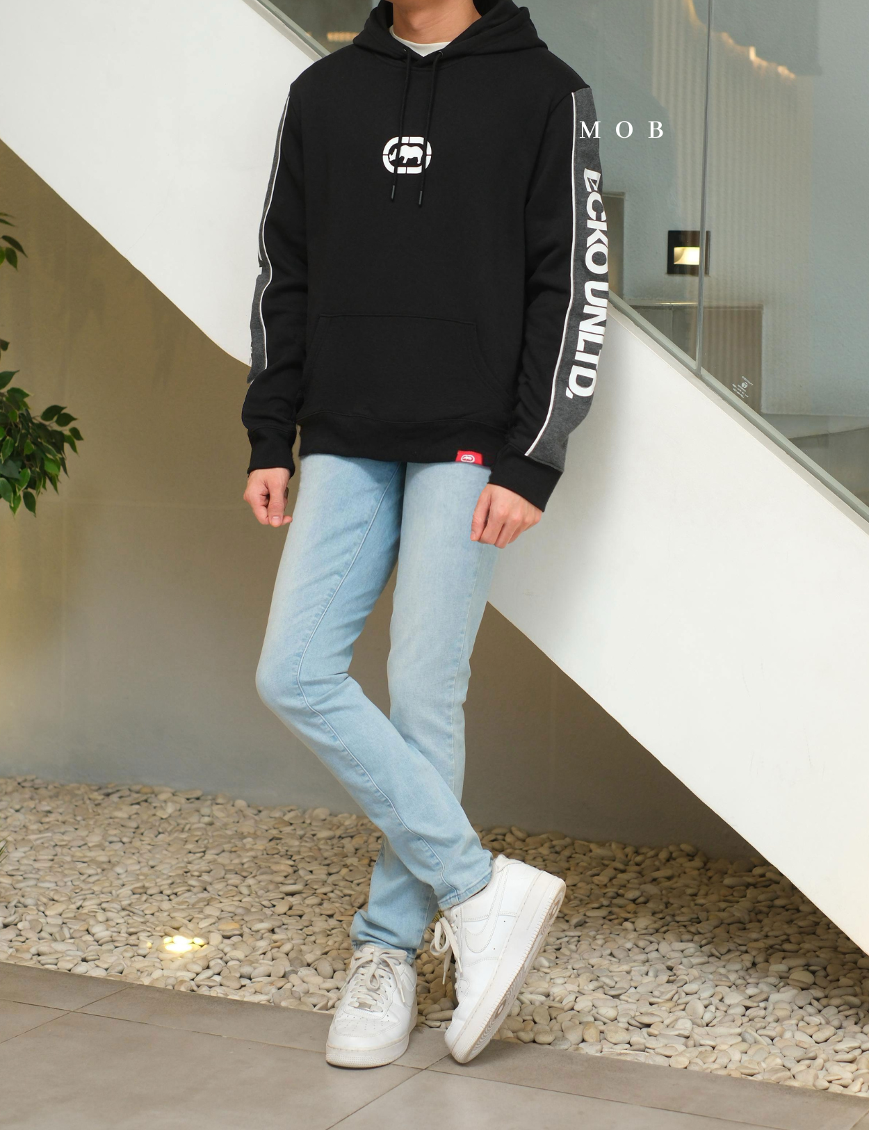 EKOHOD01001 Logo Panel Pullover Hoodie Black