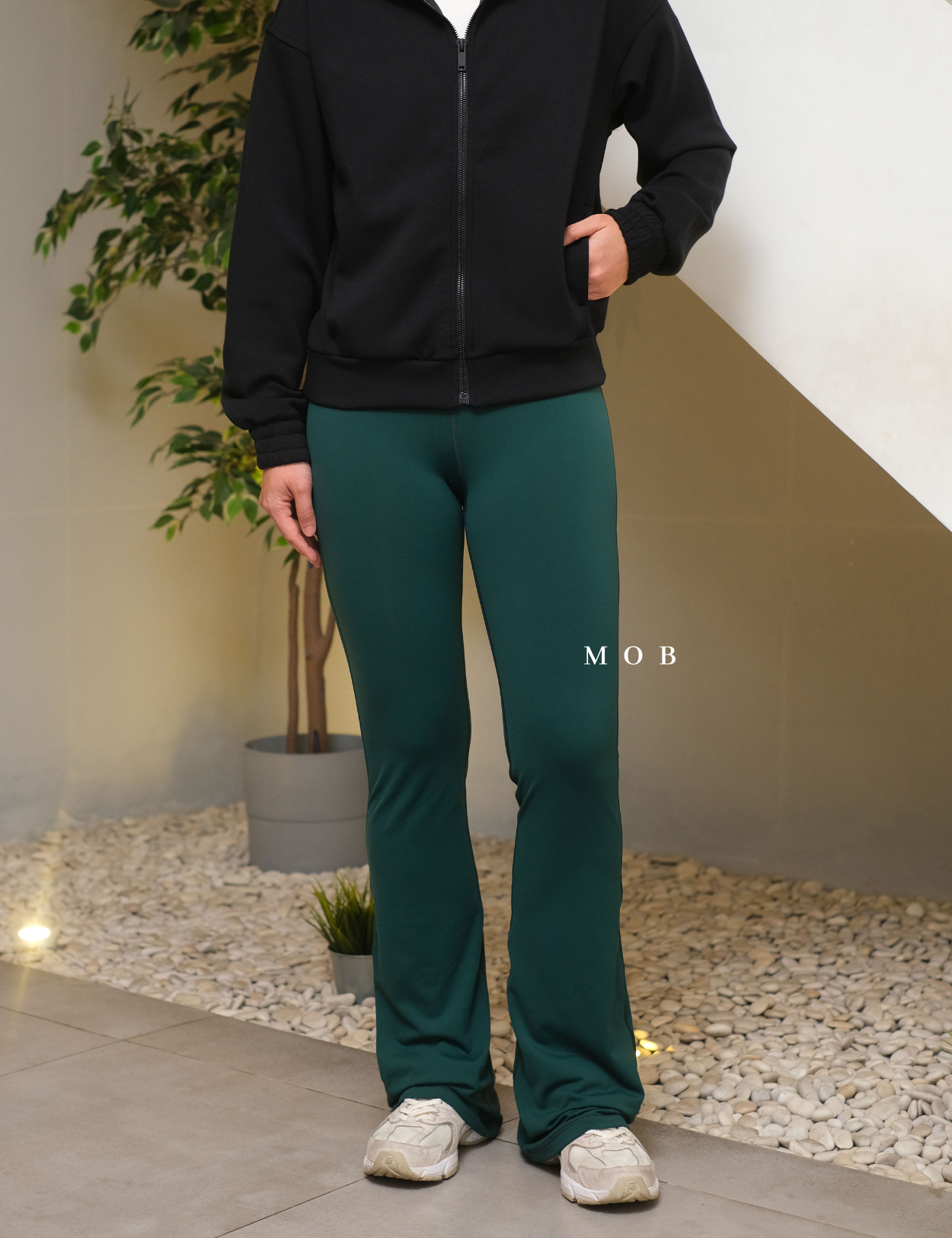 ARPT1401A Buttery Soft CINCH FLARE Leggings Emerald Green