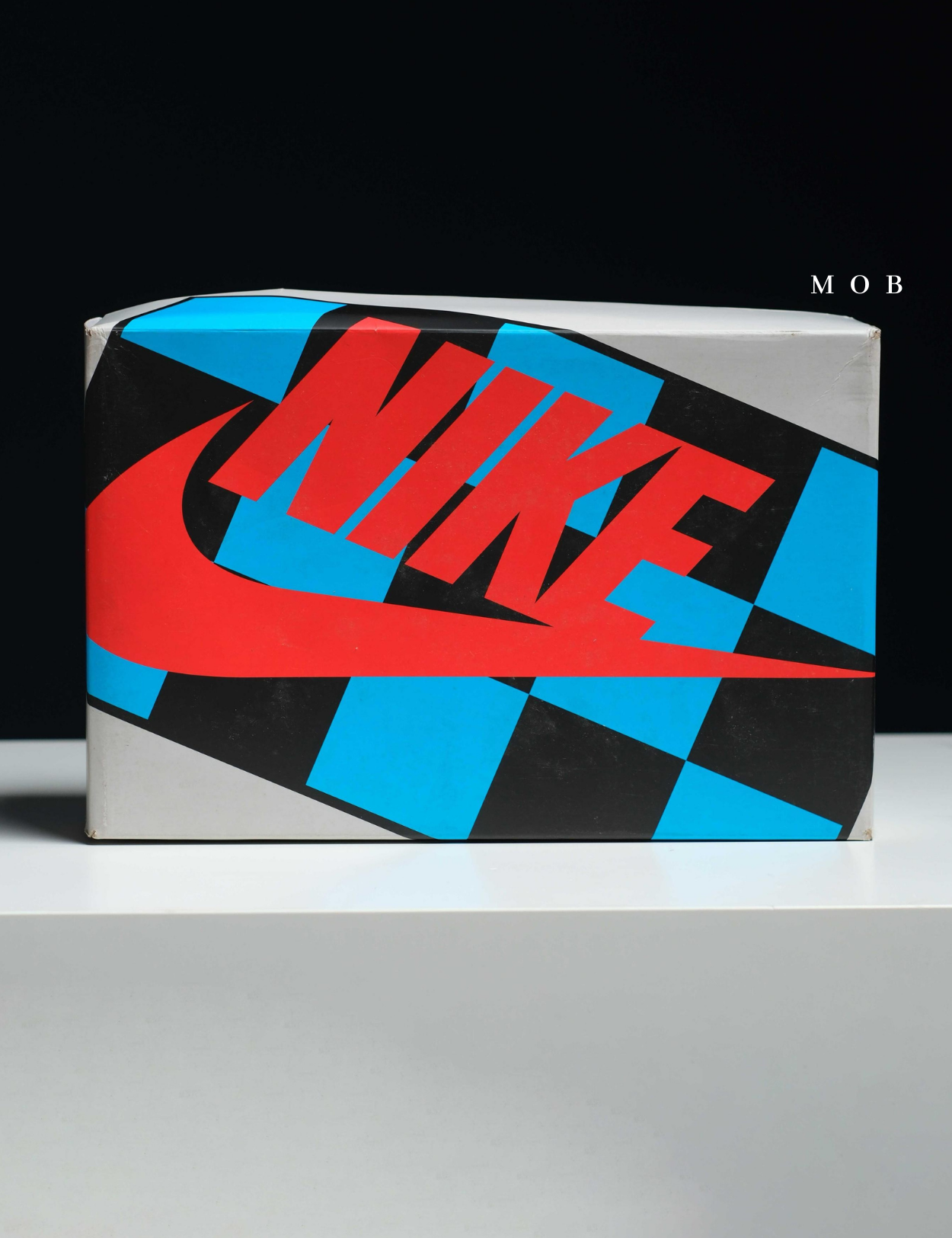 NKSSH03001A Mac Attack Shoes Game Royal White
