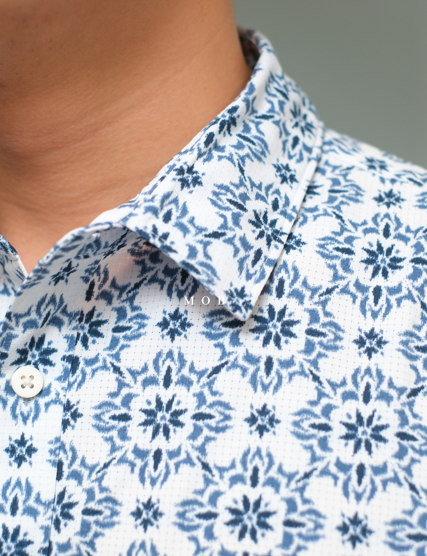 APTLSS01003 Slim Performance LS Shirt White Blue Graphic Floral