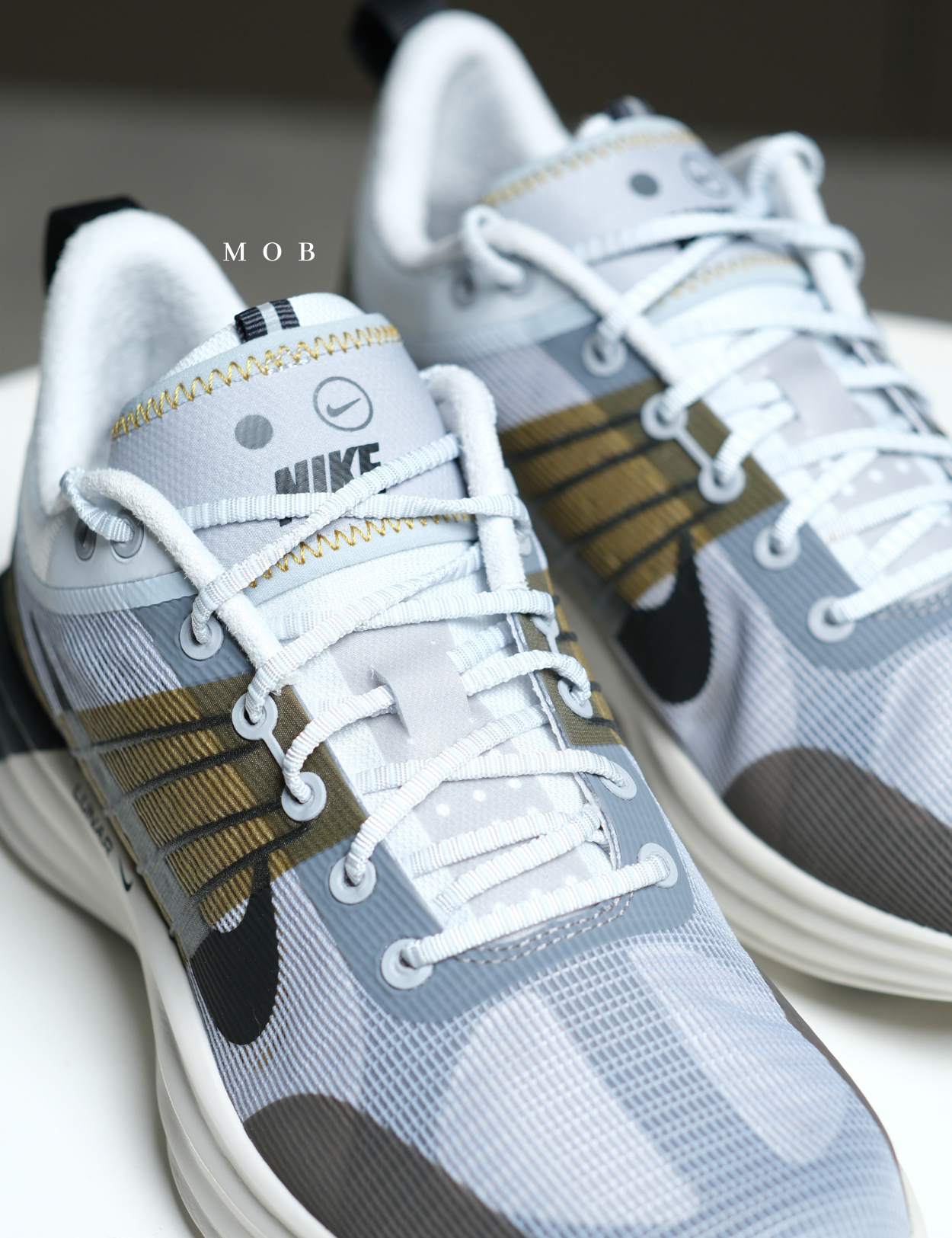 NKSSH03008B Lunar Roam Shoes Platinum Wolf Grey