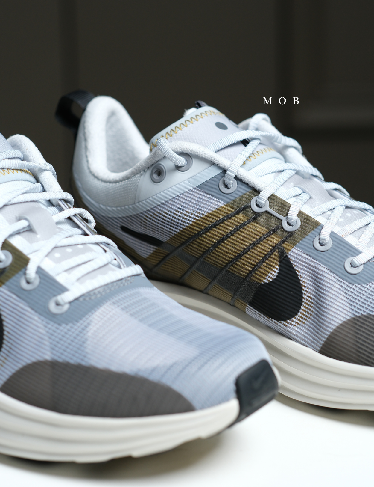 NKSSH03008B Lunar Roam Shoes Platinum Wolf Grey