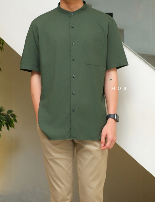 Image of UNQSSS06001E Cotton STAND COLLAR SS Shirt Green