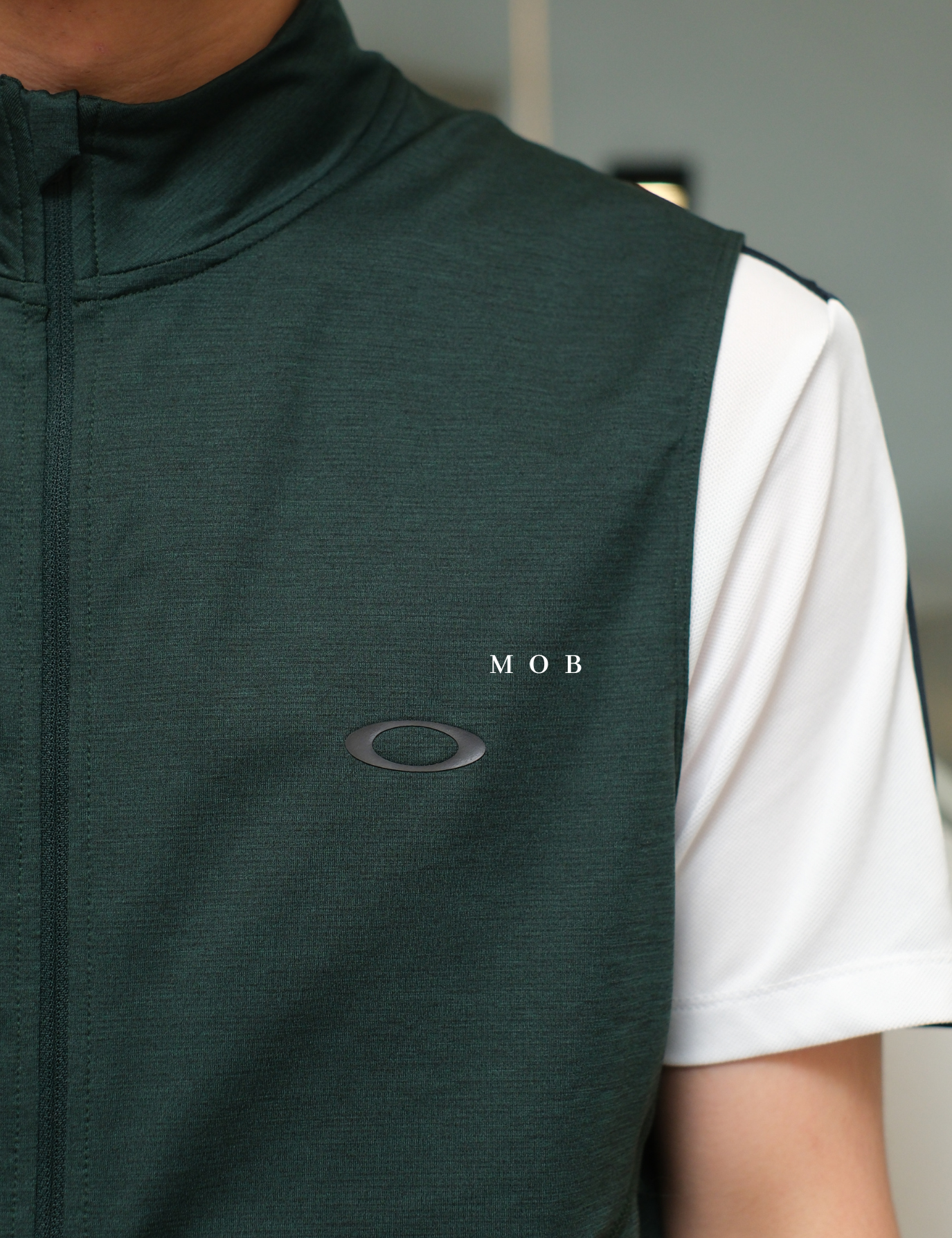 OAKVST01001 Gravity Range Vest Dark Green