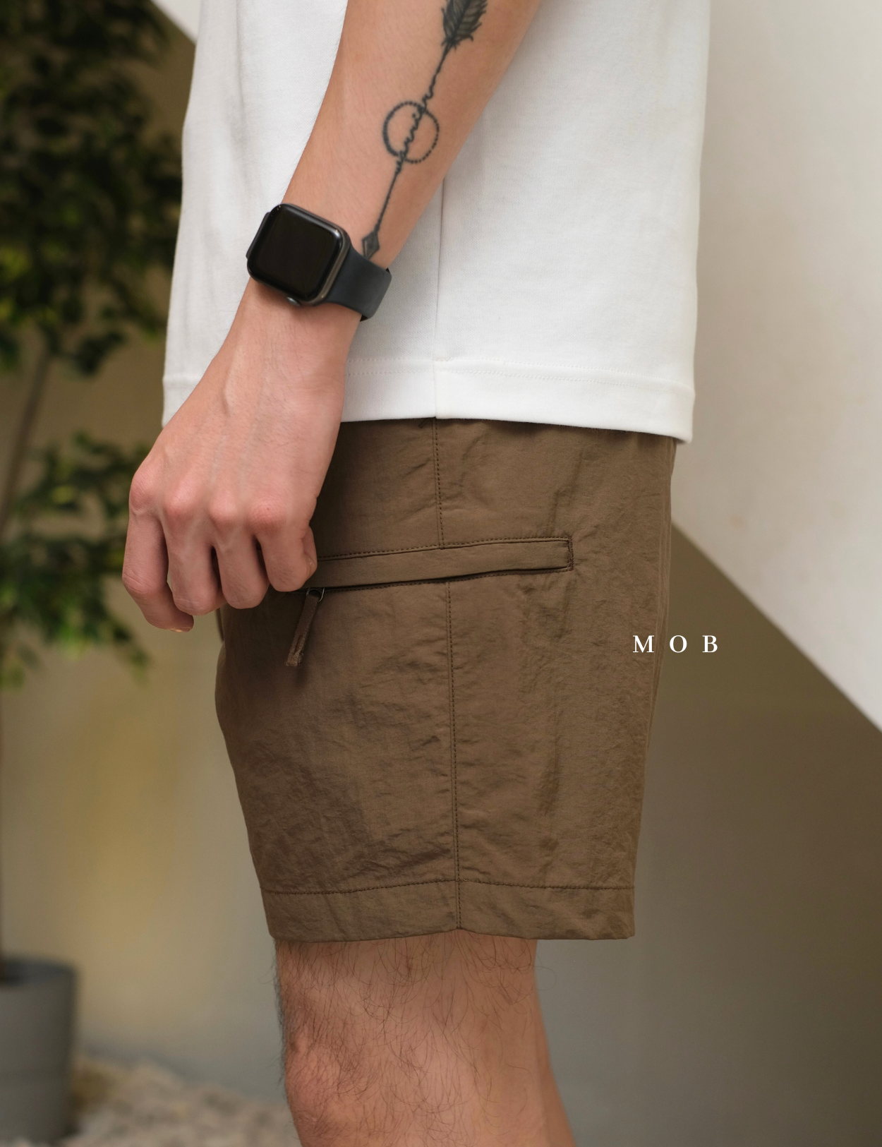 UNQSR02001 Active Nylon Shorts Dark Brown