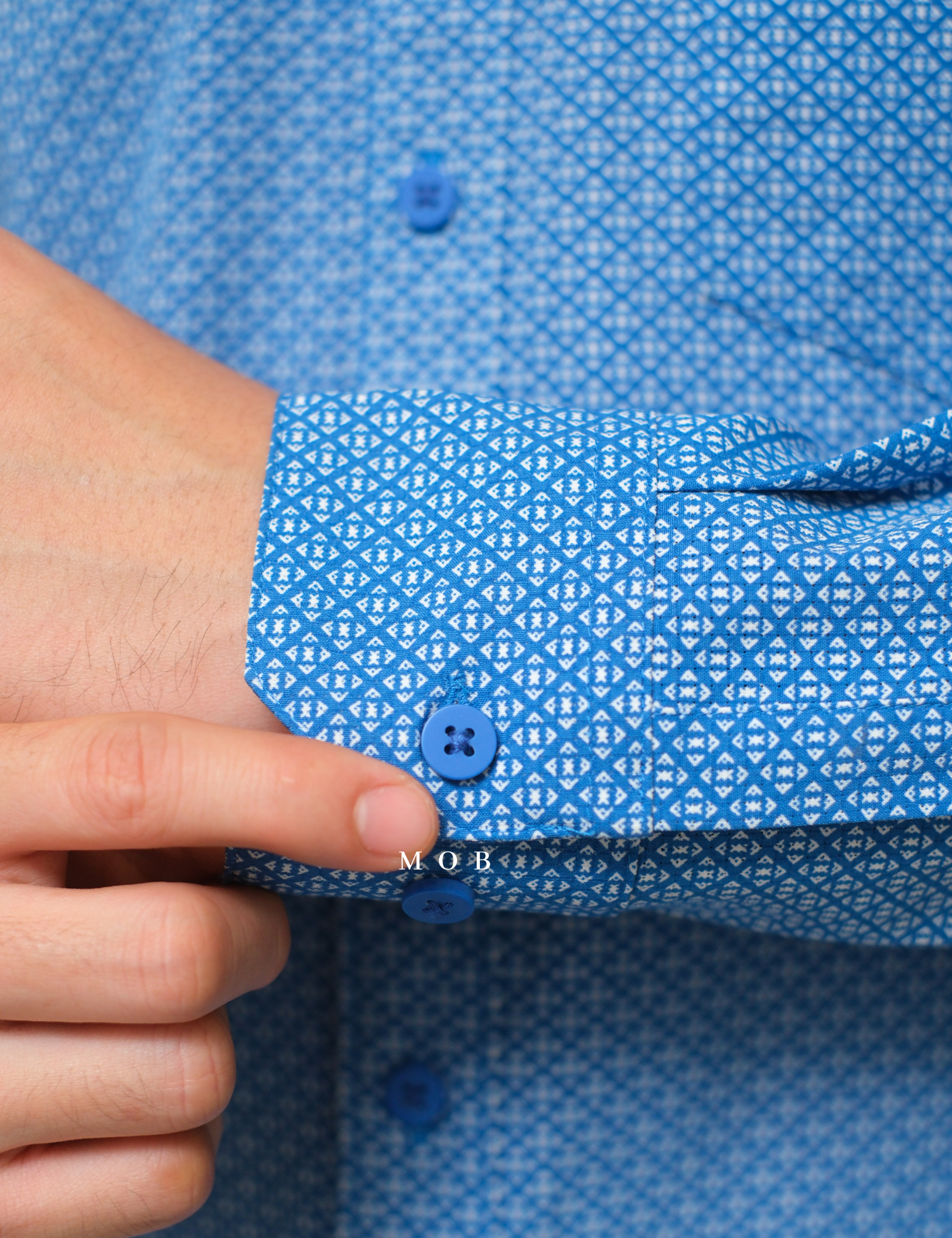 APTLSS01006 Slim Performance LS Shirt Blue Geometric Abstract