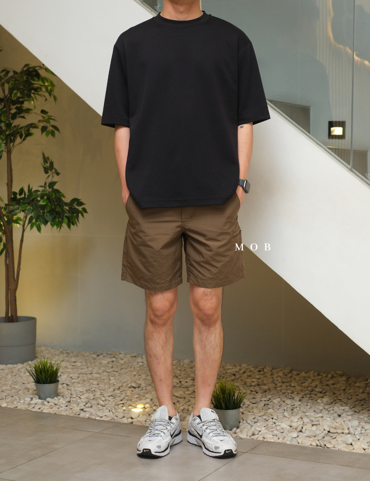 UNQSR02001 Active Nylon Shorts Dark Brown