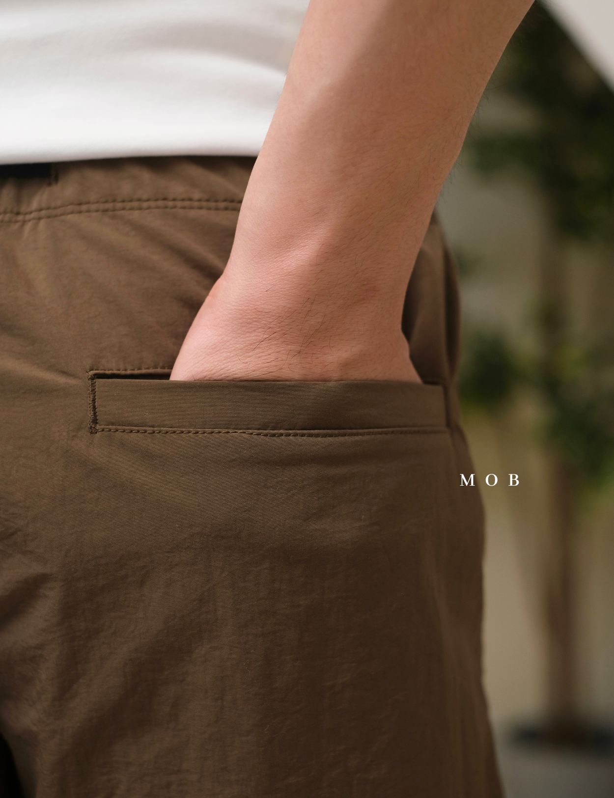 UNQSR02001 Active Nylon Shorts Dark Brown