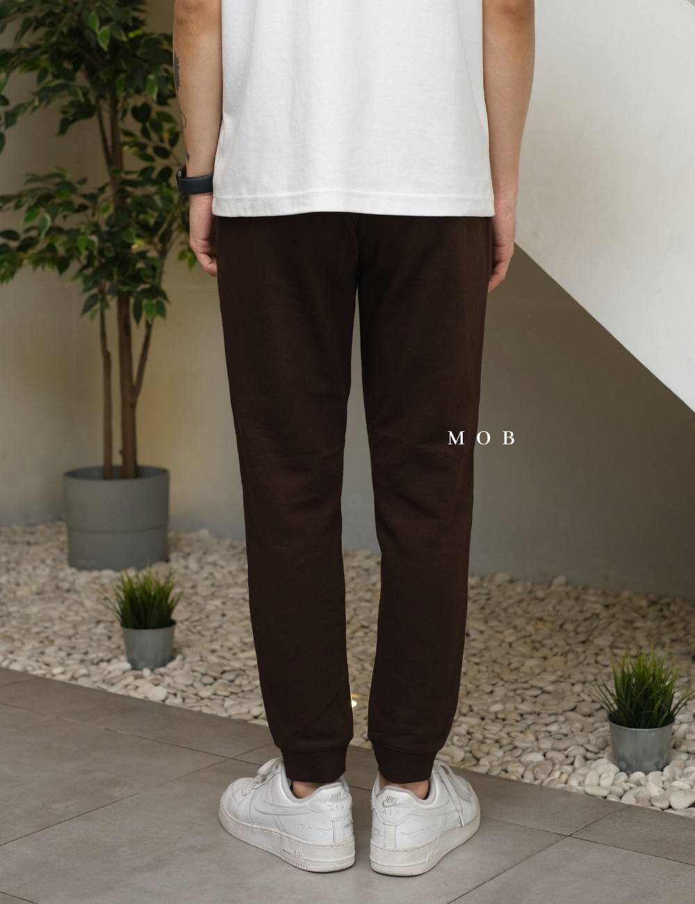 GUJP02001D Jogger Pants Dark Brown