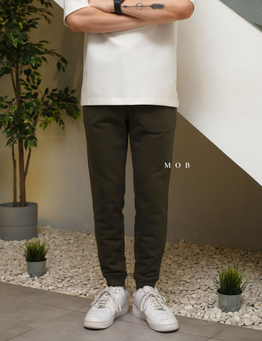GUJP02001E Jogger Pants Dark Olive