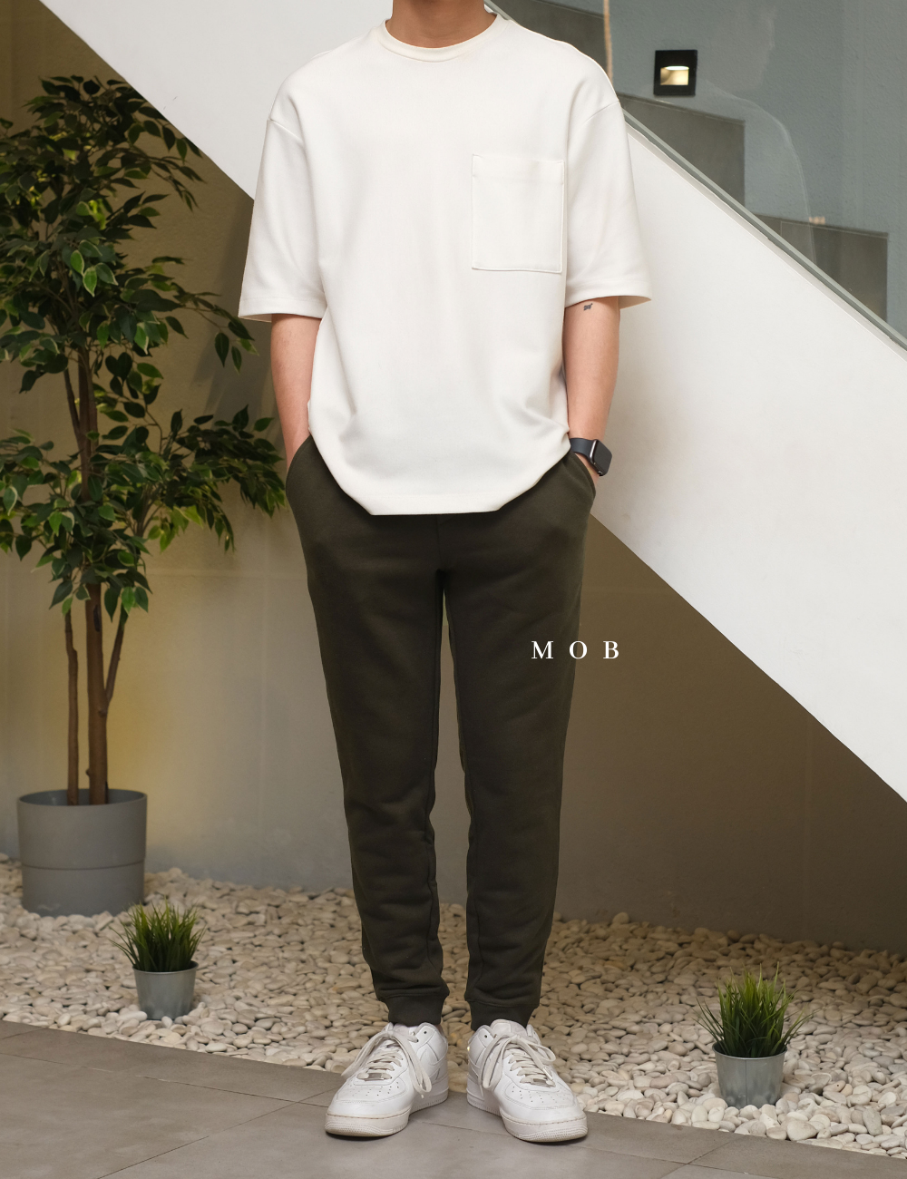 GUJP02001E Jogger Pants Dark Olive