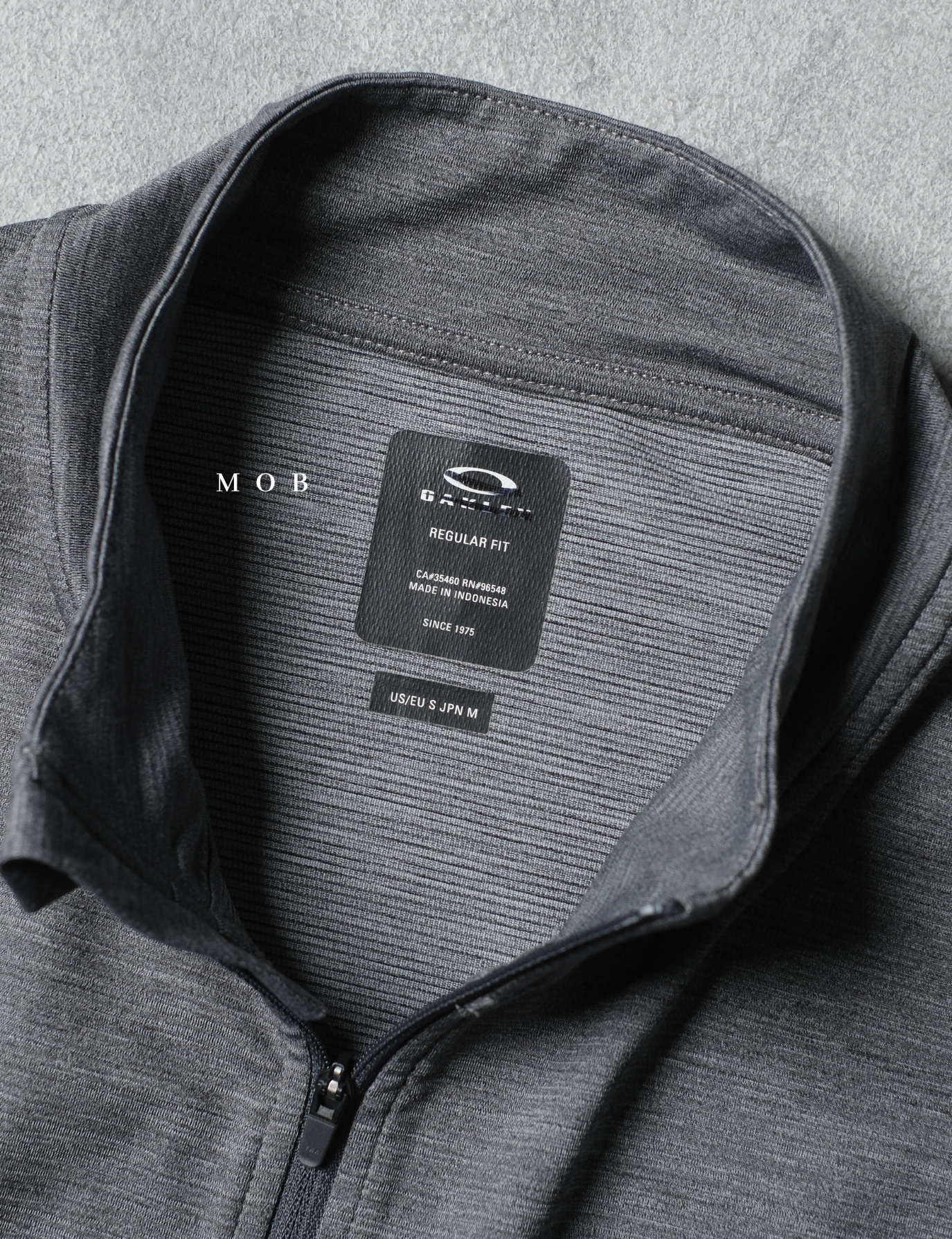 OAKVST01003 Gravity Range Vest Grey Misty